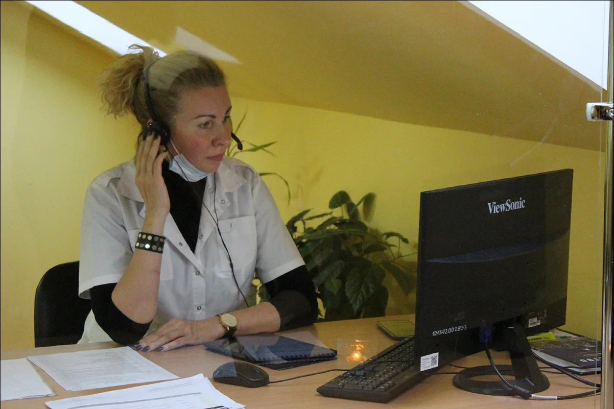 За первые шесть дней работы горячей линией психологической поддержки воспользовались около сорока человек