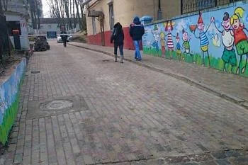 С сегодняшнего дня после ремонта открыт центральный въезд на территорию Детской областной больницы