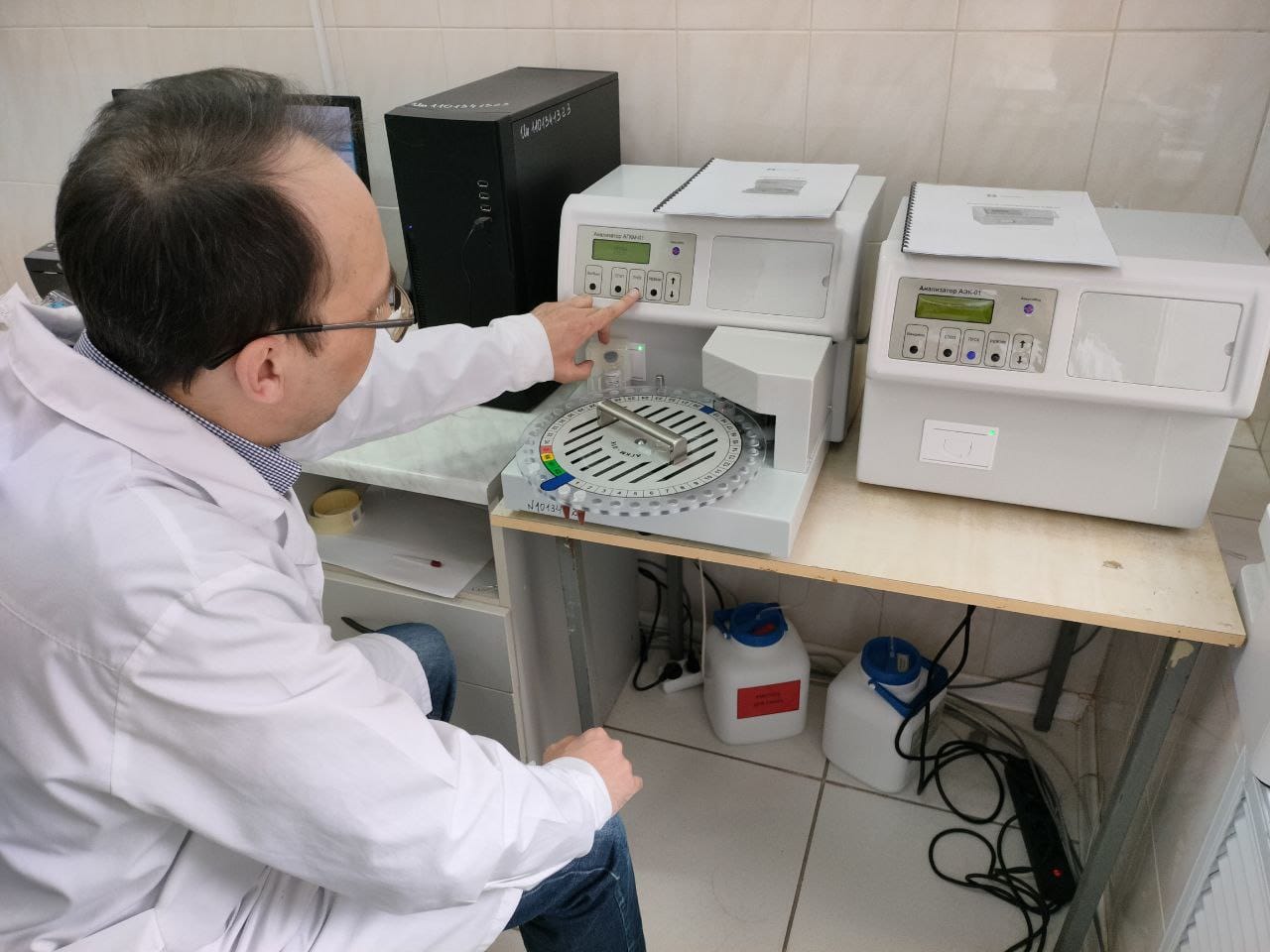 В Полесскую больницу поступил автоматический анализатор газов крови